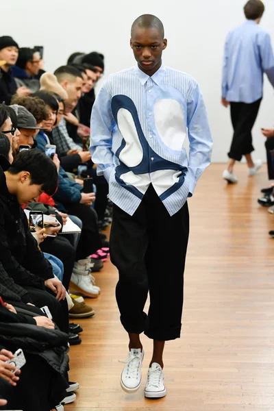 Look 18